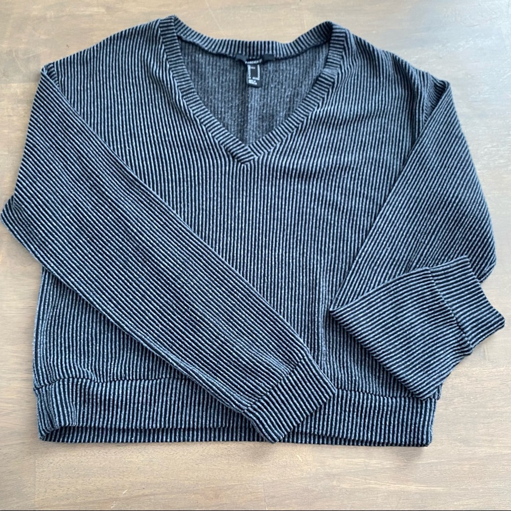 Forever 21 Women’s medium semi crop top waffle like long sleeve